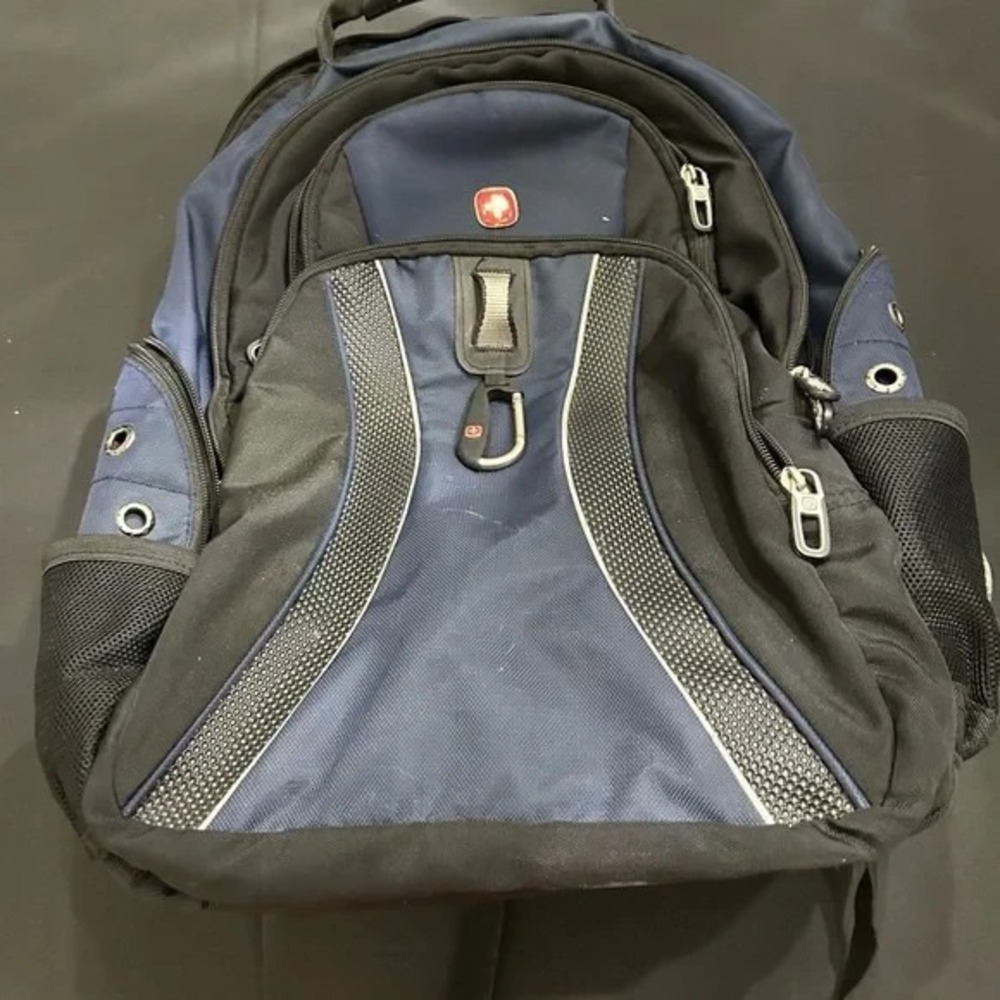SwissGear Wenger Ibex 17" Laptop Backpack Blue Black Airflow Padded